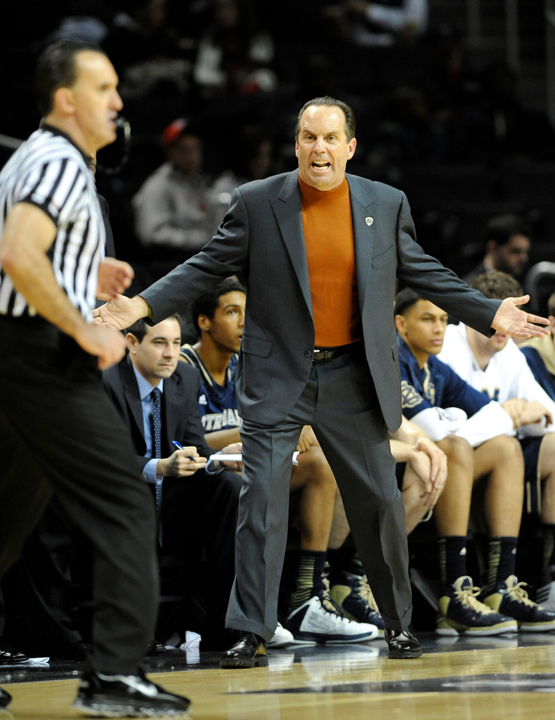 No. 20 Irish Fall In Overtime To Hawks, 79-70 (AP)