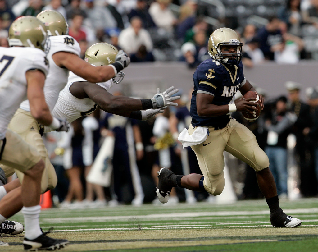 Irish Fall to the Midshipmen, 35-17 (AP)