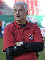 Peter Vaas has been named the new quarterbacks coach at Notre Dame.