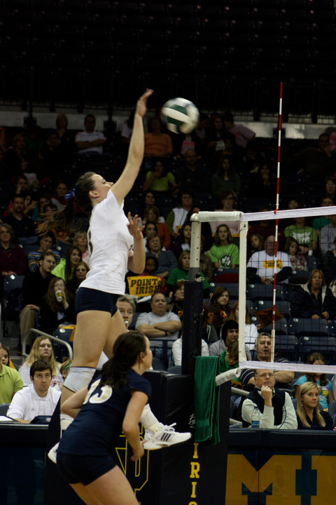 Christina Kaelin had 10 kills during Notre Dame's 3-1 defeat at No. 15 Florida.