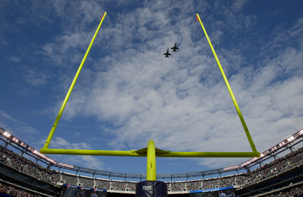 Irish Fall to the Midshipmen, 35-17 (AP)
