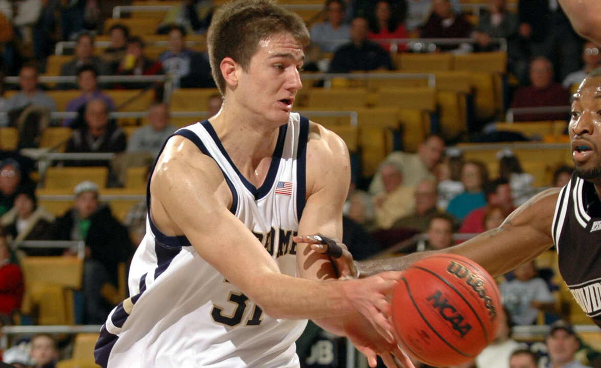 Rob Kurz - who finished with 15 points - passes to a teammate during the first half. (AP Photo/Joe Raymond)