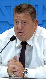 Charlie Weis knows his team will have to play a perfect game to have a chance against #1 USC on Saturday.