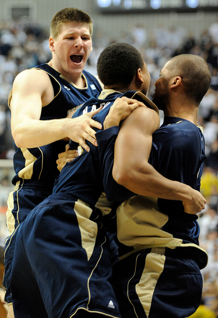 AP Photos: No. 8 Notre Dame at No. 16 Connecticut