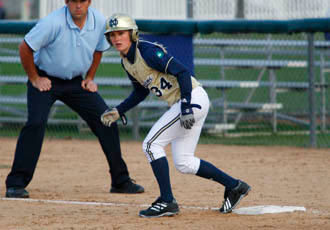 Seniors Sarah Smith and Katie Laing helped the Irish sweep UConn on Sunday to close out the home portion of the 2008 schedule.