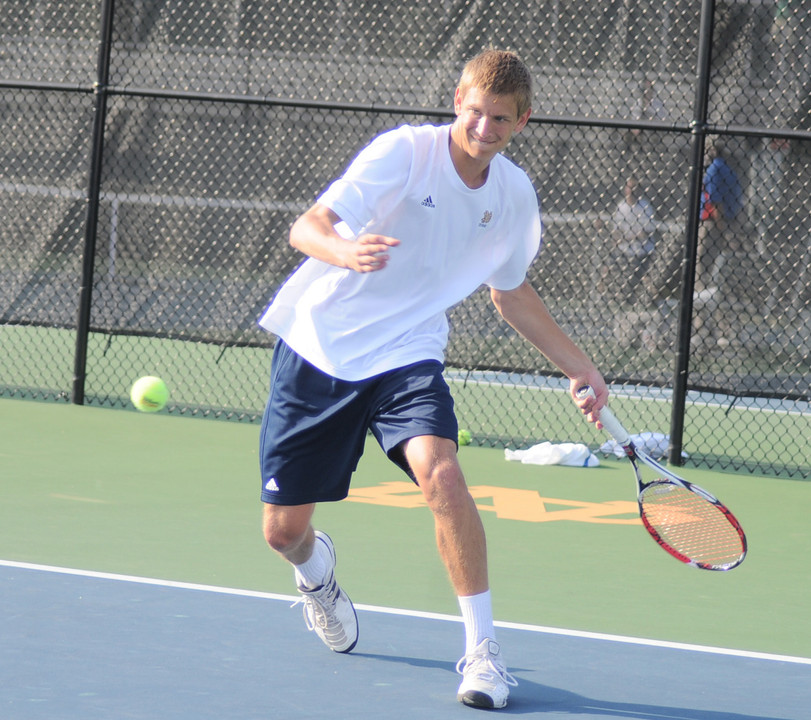 Samuel Keeton kept Notre Dame's comeback hopes alive with a win at No. 4 singles.