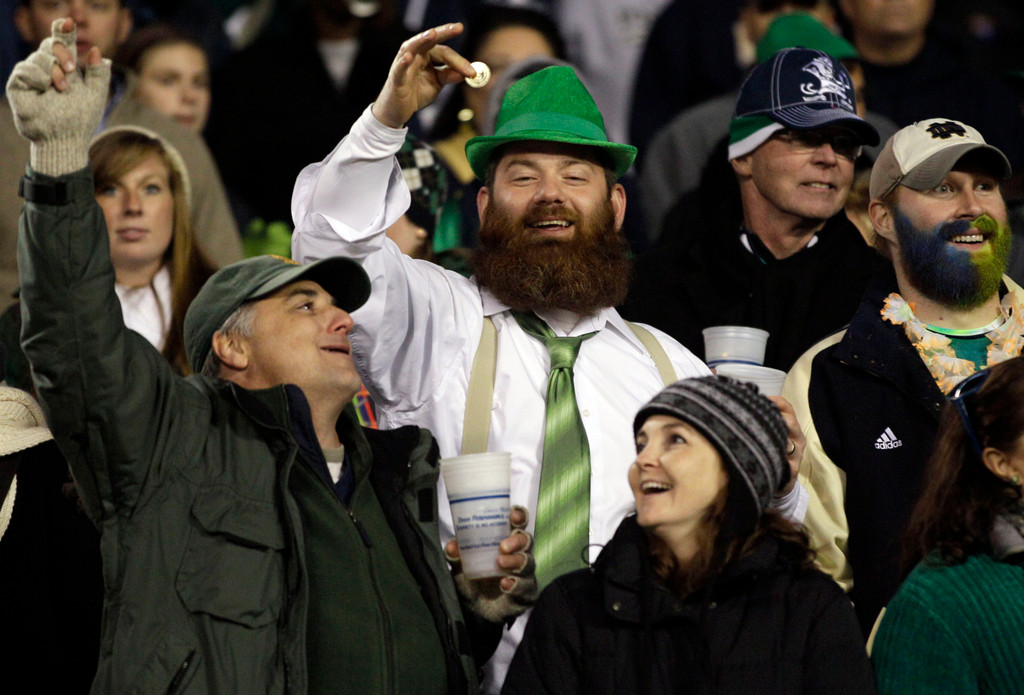 No. 9 Irish Remain Undefeated, Overpower Miami 41-3 (AP)