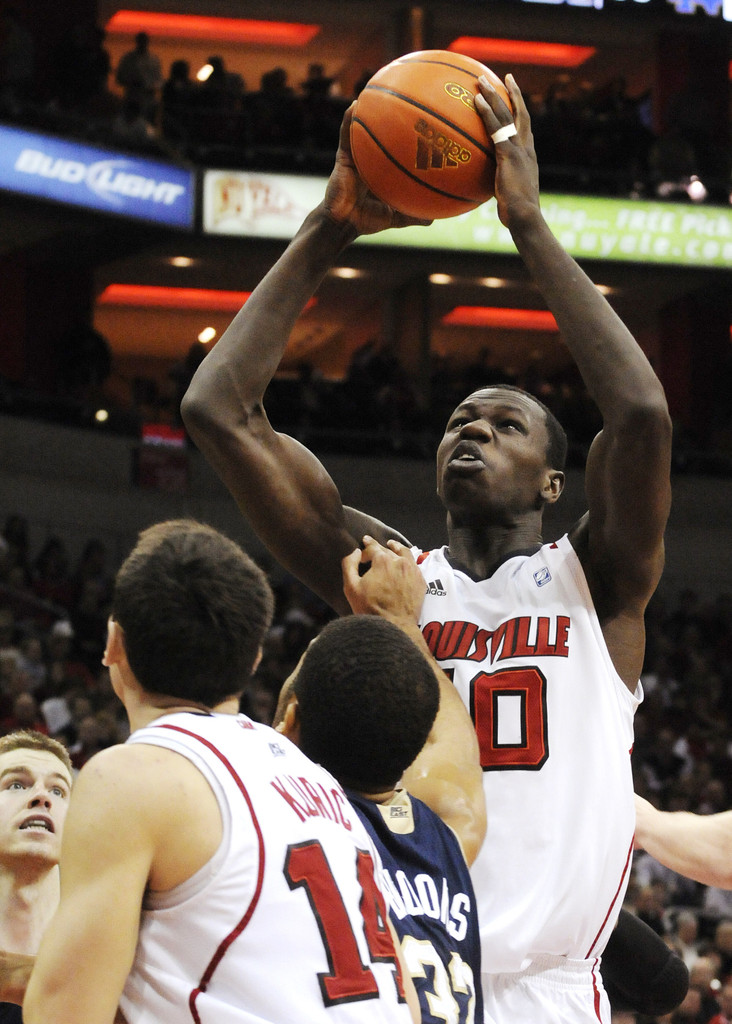 Notre Dame Edges No. 11 Louisville in 2OT Thriller, 67-65 (AP)