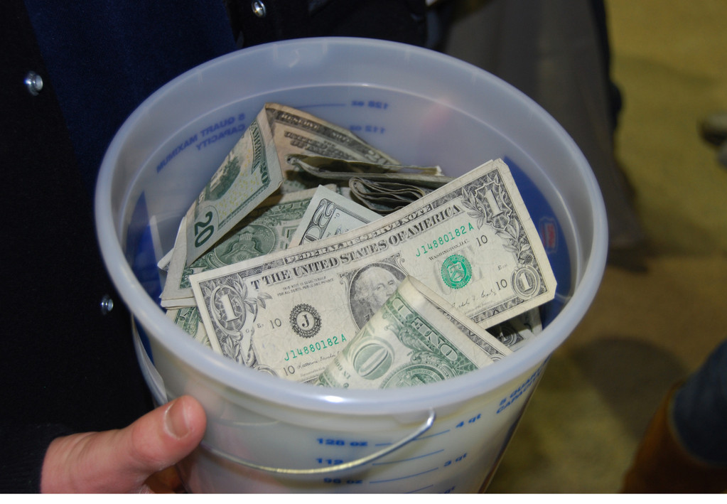 Student-Athletes Raise Money For Haiti