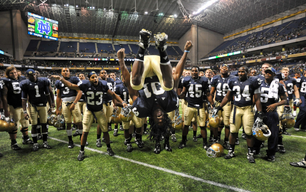 Irish Trounce Washington State, 40-14 (AP)
