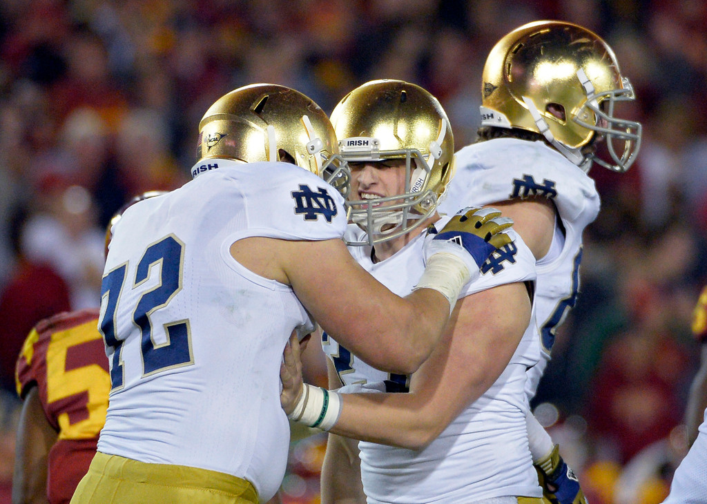 No. 1 Irish Top USC 22-13 to Finish Perfect Regular Season (AP)