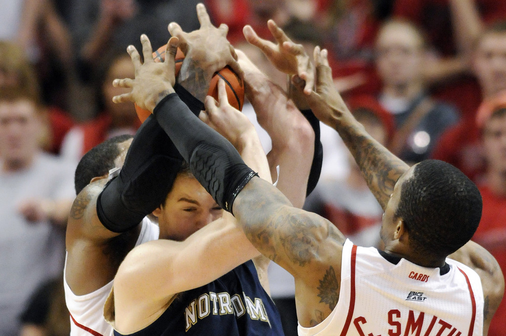 Notre Dame Edges No. 11 Louisville in 2OT Thriller, 67-65 (AP)
