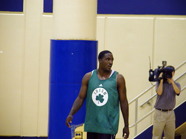Men's Basketball Prepares For Ireland Tour