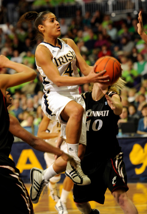 AP Photos: No. 8 Notre Dame vs. Cincinnati