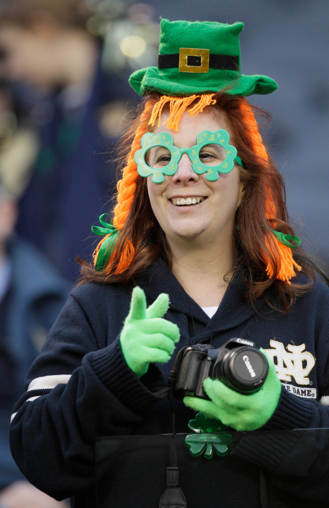 No. 9 Irish Remain Undefeated, Overpower Miami 41-3 (AP)