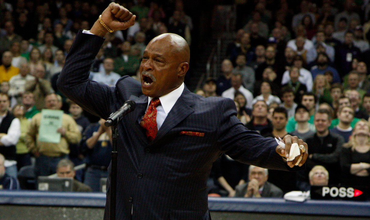 Austin Carr wraps up his speech after the Ring of Honor presentation with the traditional 'Go Irish'!