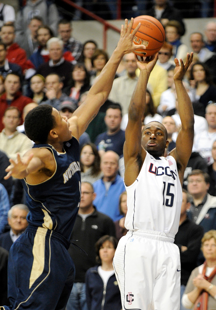 AP Photos: No. 8 Notre Dame at No. 16 Connecticut