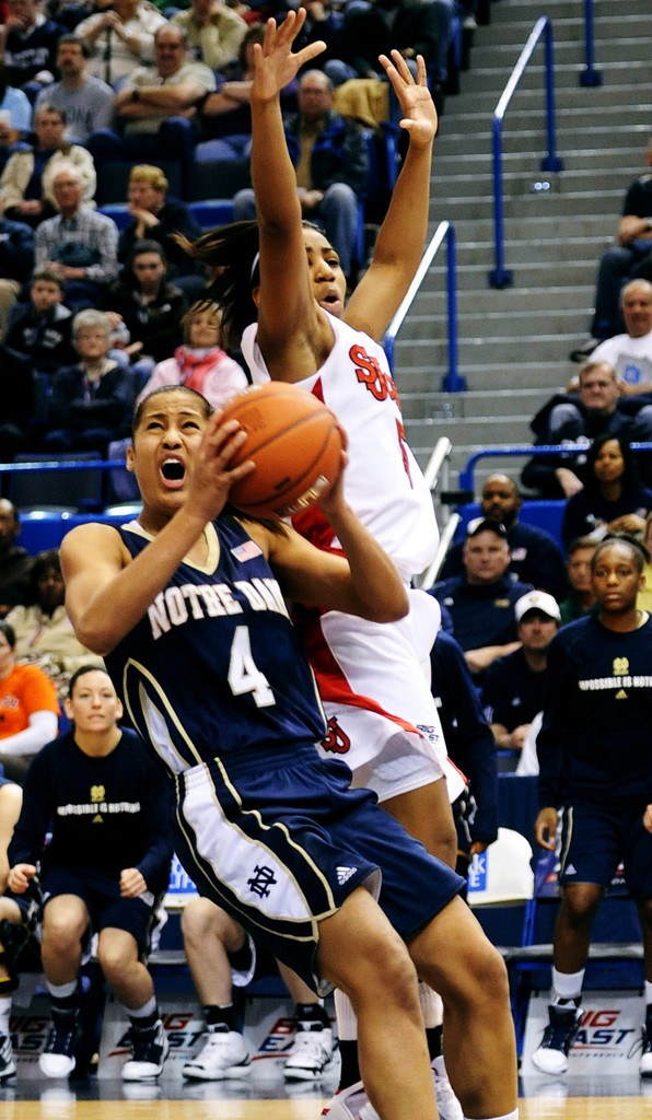#6/7 Irish Advance To Semis With 75-67 Win Over #16 St. John's