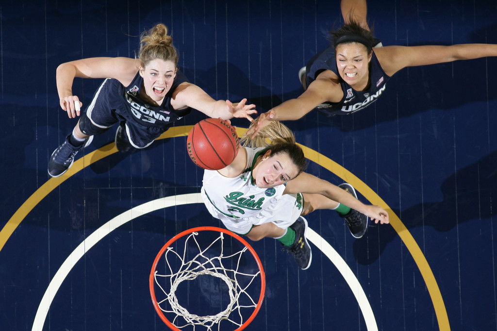 No. 1 UConn 72, No. 2 Notre Dame 61