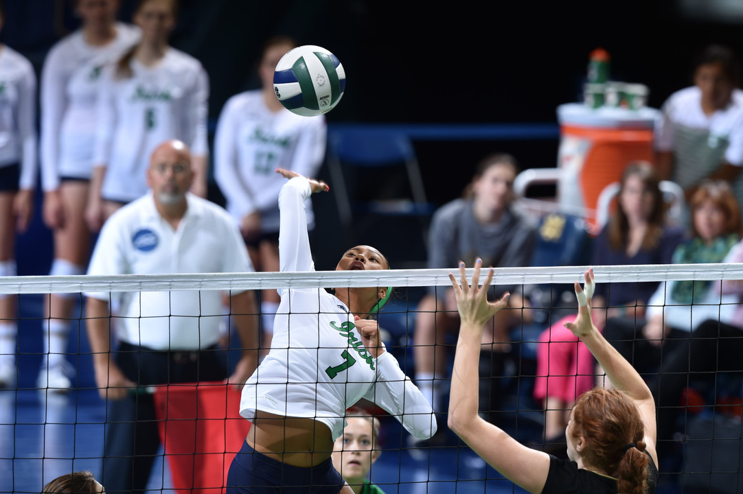 Sophomore middle blocker Simmone Collins