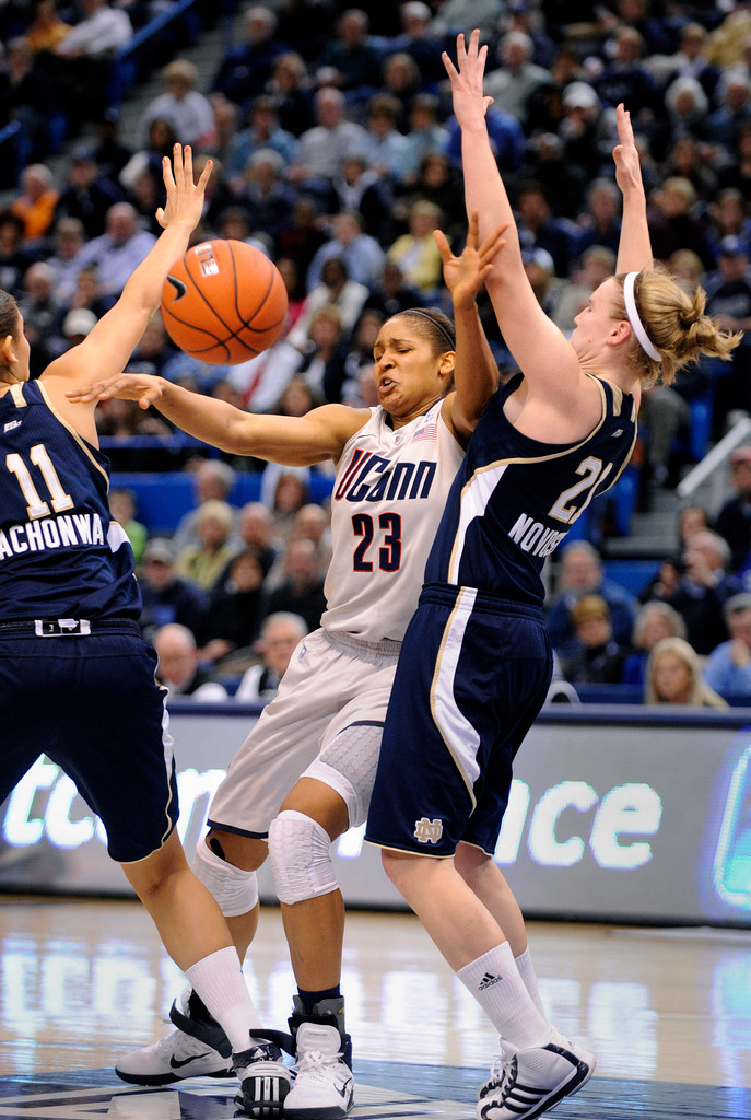 #10/7 Irish Fall to #1 Connecticut in BIG EAST Title Game, 73-64 (AP)