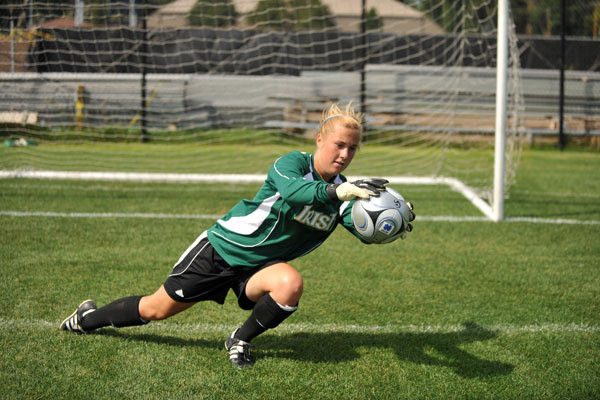 Rising sophomore goalkeeper Maddie Fox got the start and made two key saves in Notre Dame's scoreless draw with Michigan State on March 27 in Fort Wayne, Ind.