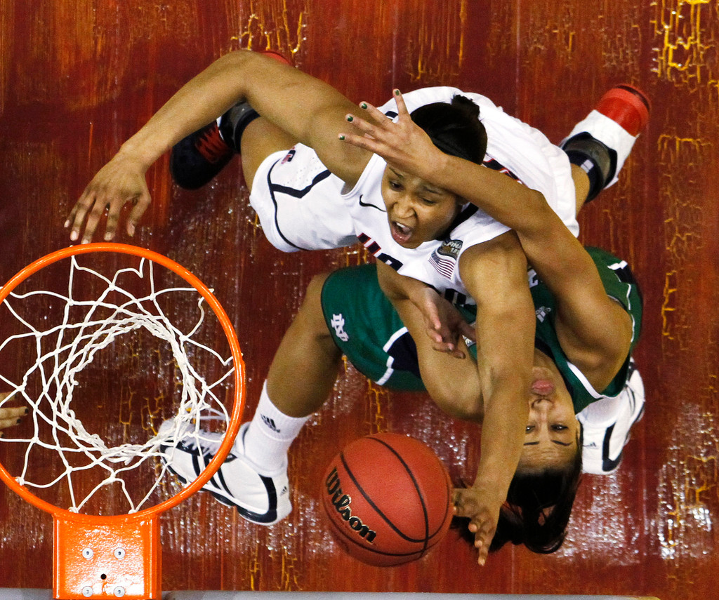 Irish Advance to Final, Topple Top-Ranked UConn 72-63 (AP)