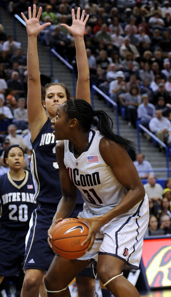 Notre Dame v. UConn (AP)