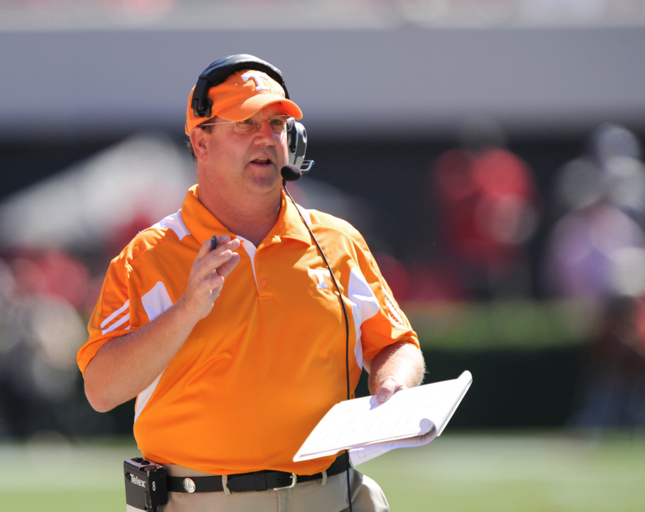 Harry Hiestand is a 29-year coaching veteran and has spent the last 23 seasons coaching offensive lines at Cincinnati, Missouri, Illinois, Tennessee and the Chicago Bears.