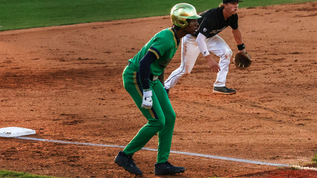 Jayce Lee leads off of third