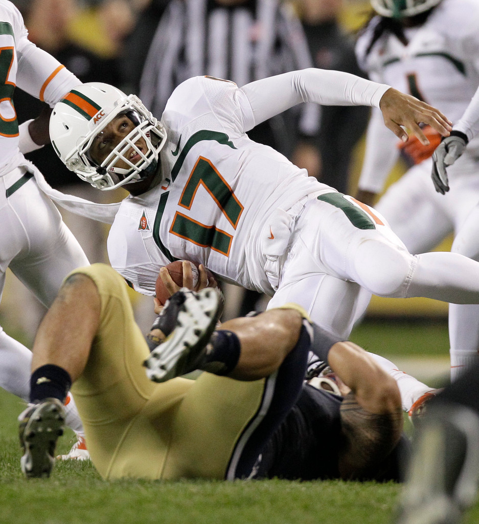 No. 9 Irish Remain Undefeated, Overpower Miami 41-3 (AP)