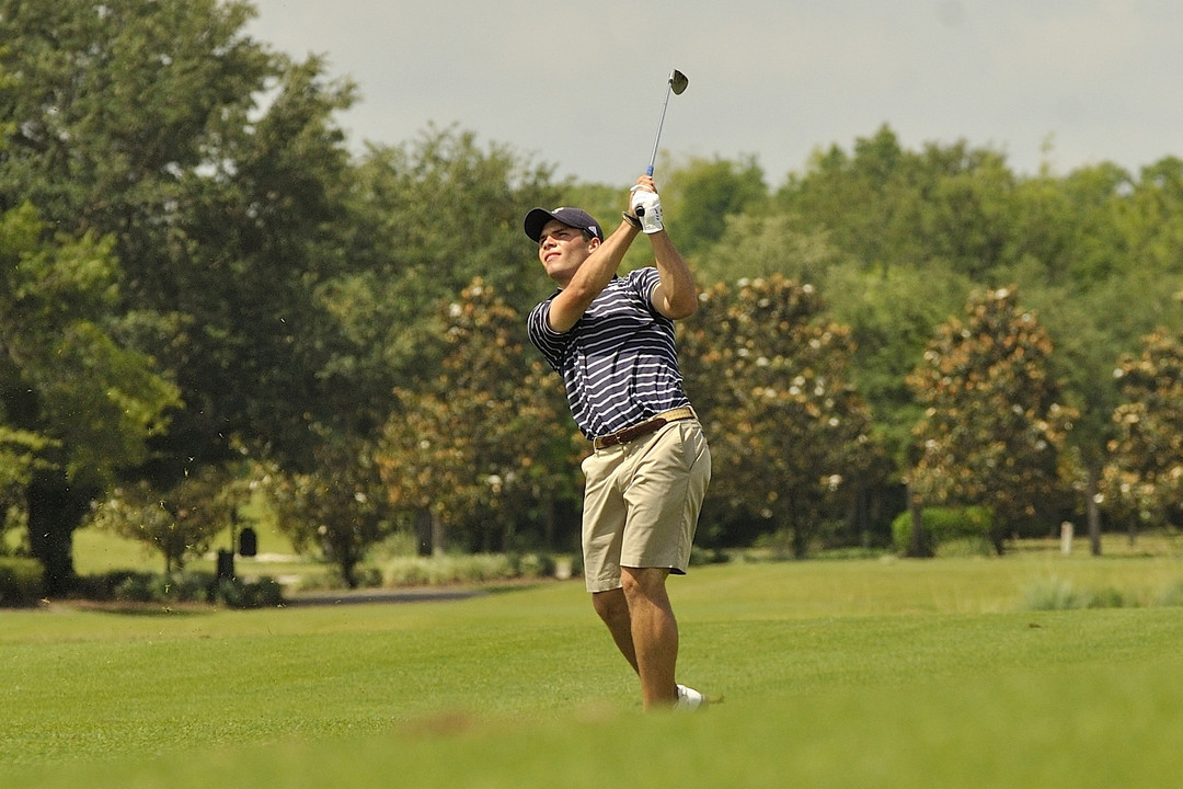 Max Scodro claimed the overall lead at the BIG EAST Championship after shooting a second round 68 (-4).