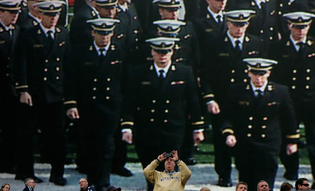 Irish Fall to the Midshipmen, 35-17 (AP)