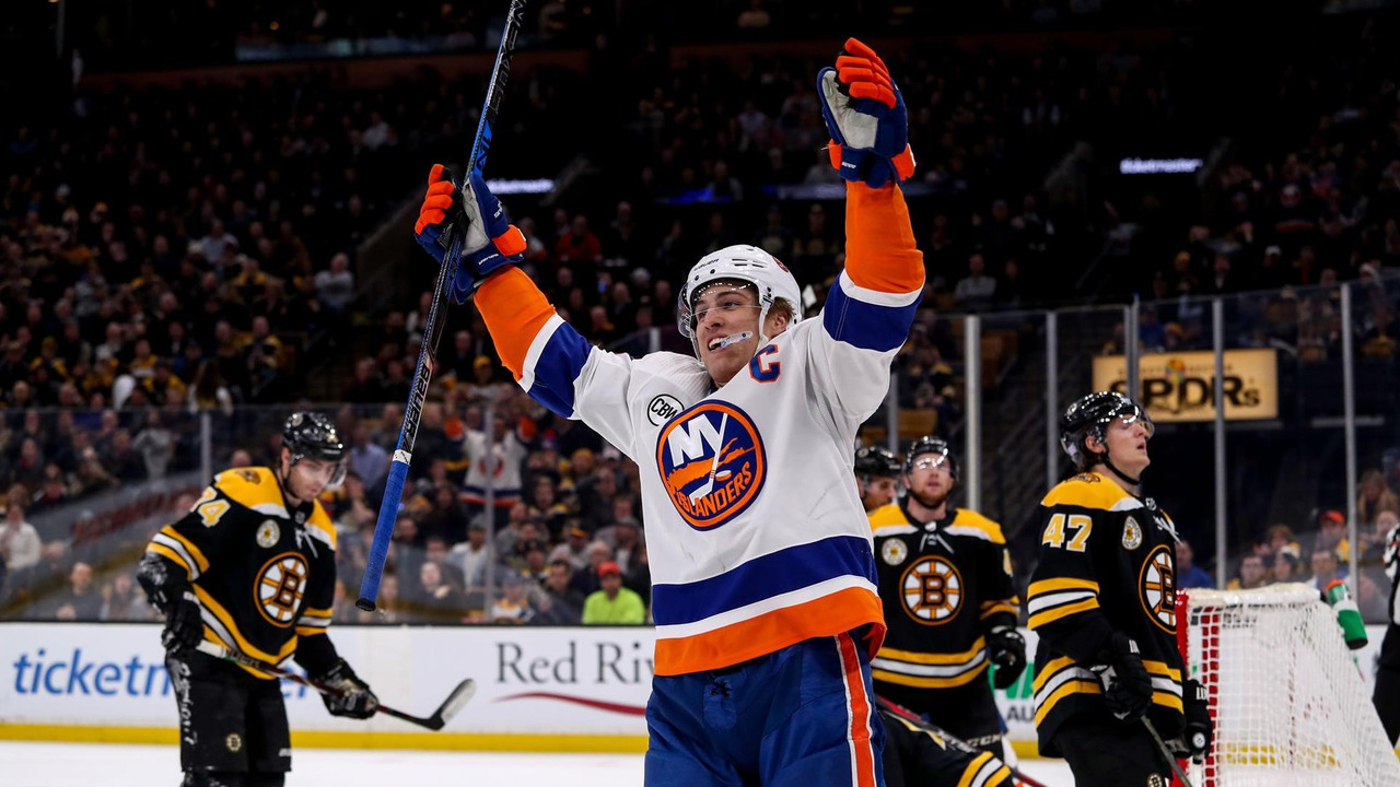 NHL: New York Islanders at Boston Bruins