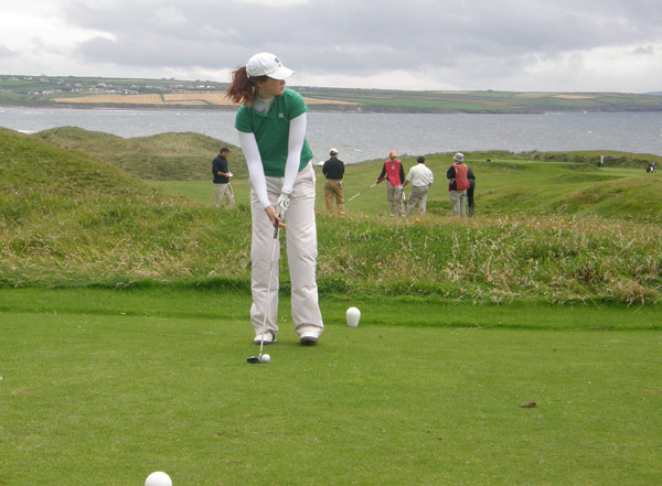 Becca Huffer is tied for 24th at the 2009 Mercedes Benz Collegiate Championship.