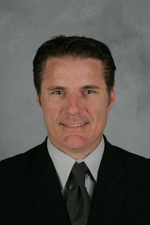 New York Islander general manager Garth Snow was the guest speaker at Notre Dame hockey's Drop The Puck reception on Tuesday night.