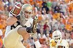 Tight end Anthony Fansano bobbles the ball but makes the catch for a touchdown in the first quarter.