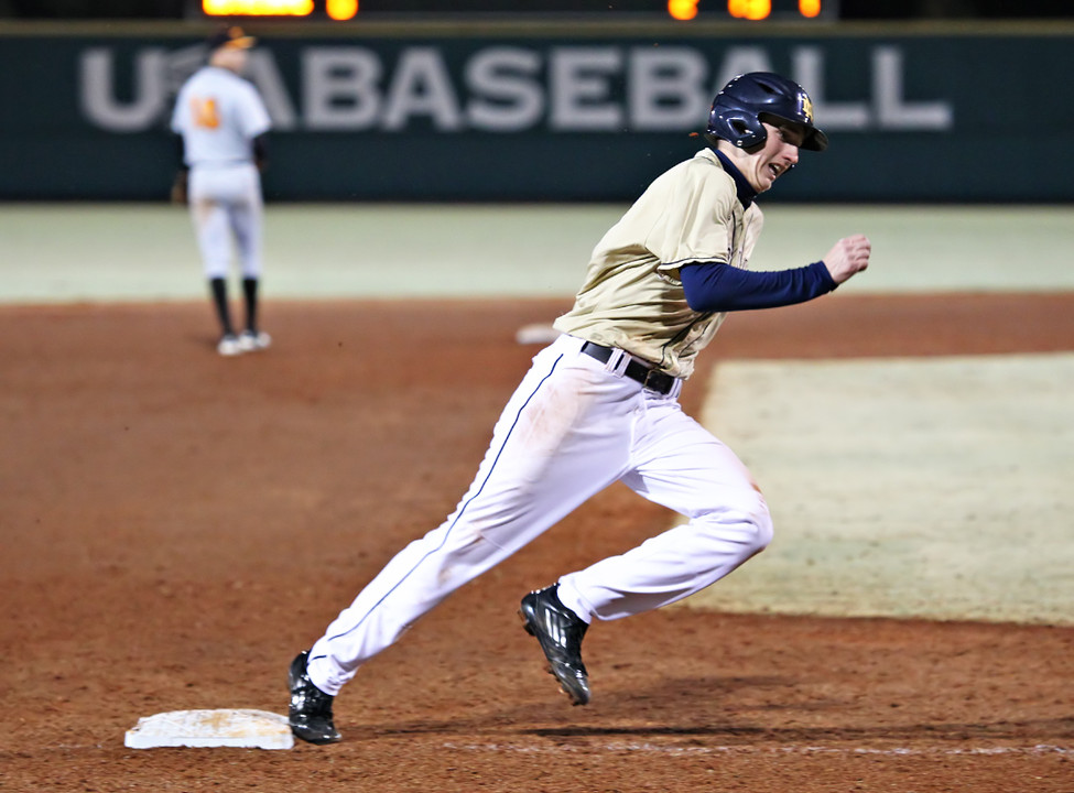 Sophomore Zak Kutsulis had a double, walk and run scored in Sunday's loss to No. 24 FAU.