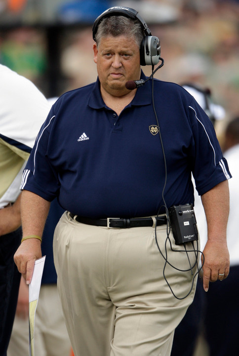 Notre Dame head coach Charlie Weis wrapped up last week's game at Pittsburgh and began discussions on Saturday's home finale vs. Connecticut during his weekly press conference on Tuesday afternoon inside the Isban Auditorium at the Guglielmino Athletics Complex.