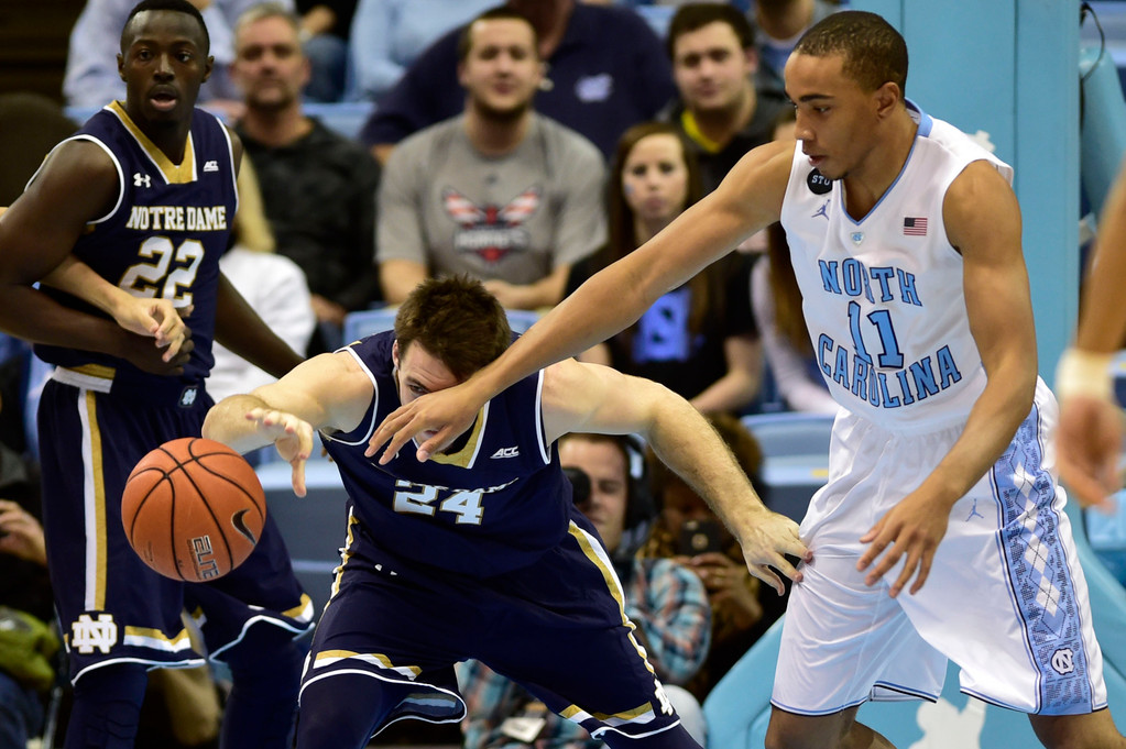 No. 13 Notre Dame ve. No. 18 UNC