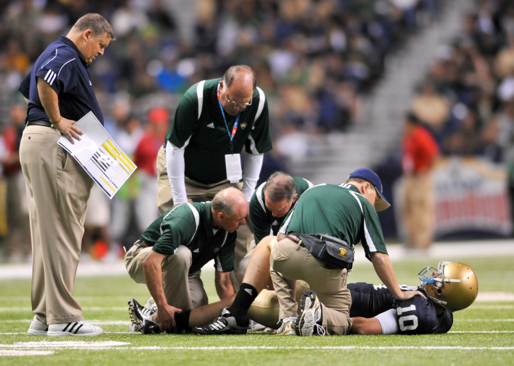 Irish Trounce Washington State, 40-14 (AP)