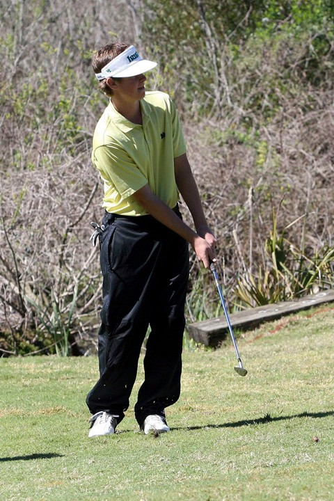 Sophomore Connor Alan-Lee fired a career-low 68 on Wednesday and moved up to finish in a tie for 11th place with a career-low 220 (+4) at the Palmas del Mar Intercollegiate in Humacao, P.R.