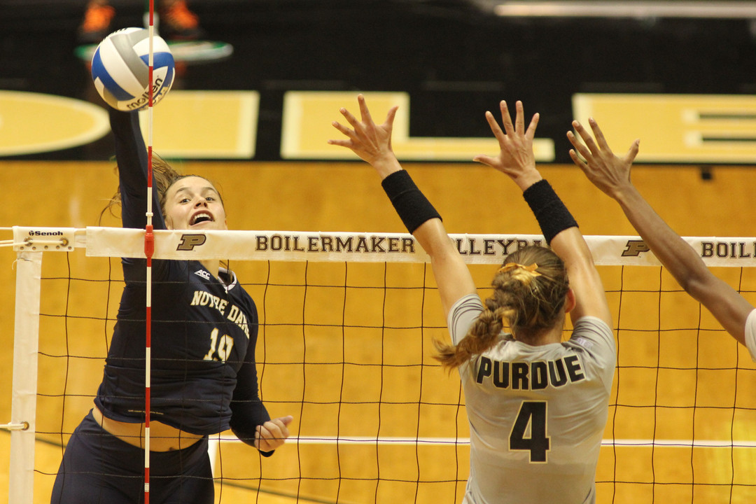 Senior Jeni Houser had a team-high 13 kills in Sunday's loss to Duke.