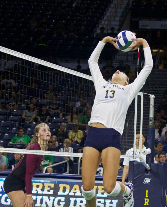Junior setter Hanna Muzzonigro