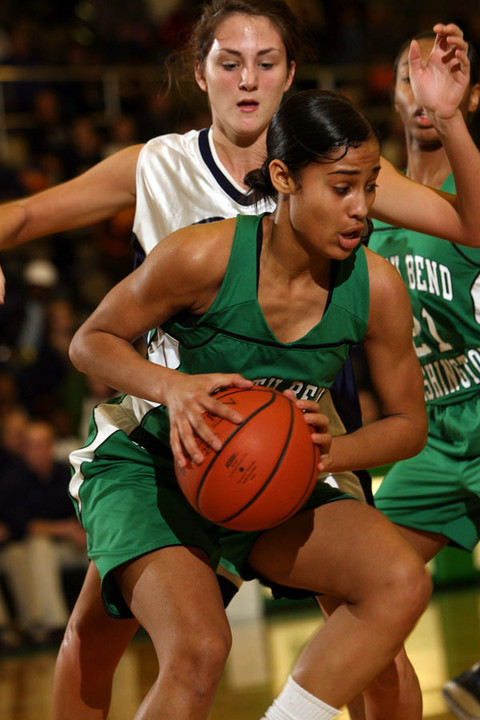 Notre Dame incoming freshman guard Skylar Diggins won the McDonald's 3-Point Shootout Monday night in Miami, tipping off a week's worth of all-star activities for the Gatorade and Naismith National High School Player of the Year.