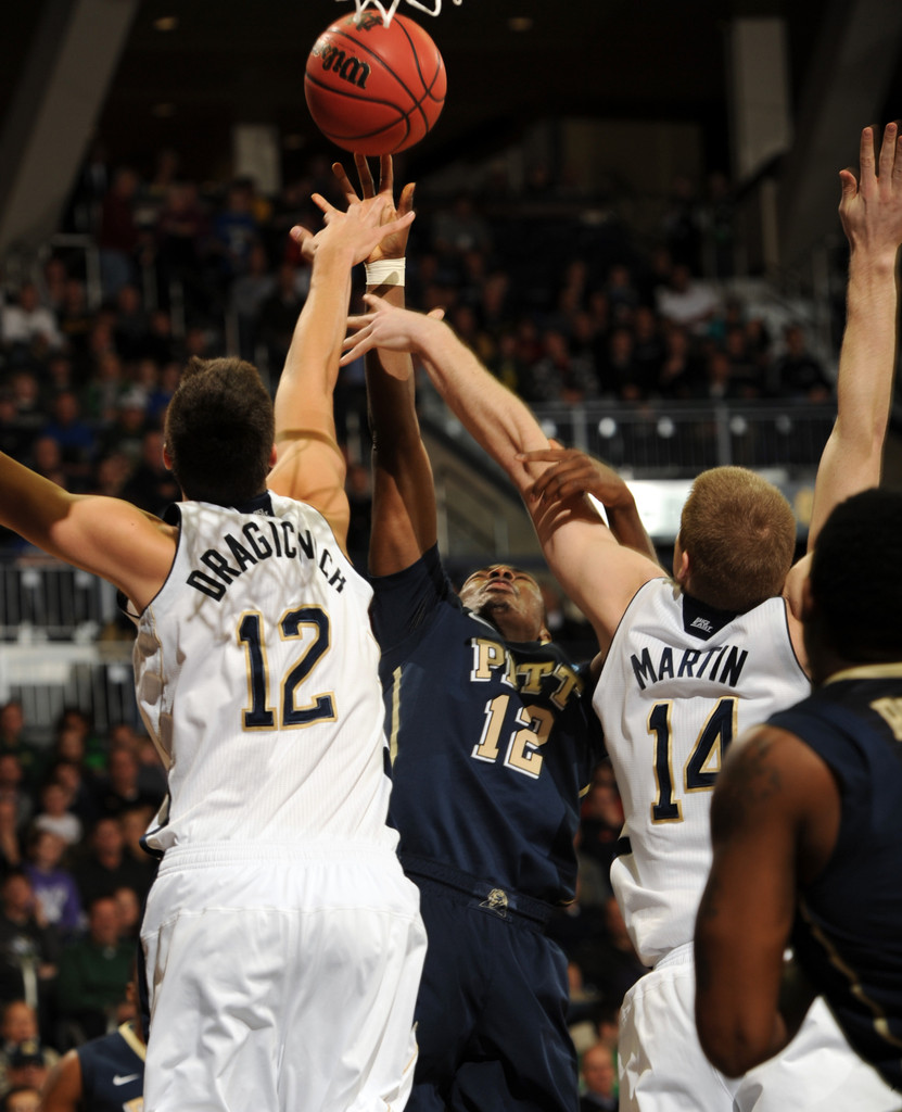 Dragicevich's 22 Help Irish Beat No. 22 Pittsburgh 72-59 (AP)