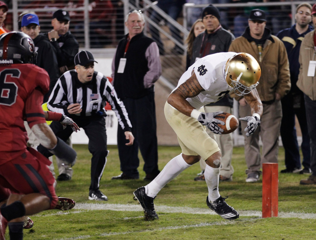 No. 22 Notre Dame Struggles, Falls to No. 4 Stanford 28-14 (AP)