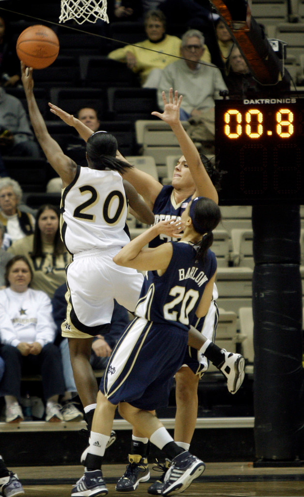 Irish Rally On Road To Beat #20/19 Vanderbilt (AP photos)