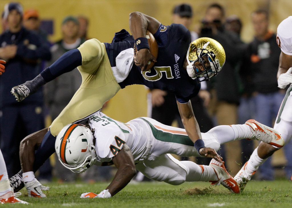 No. 9 Irish Remain Undefeated, Overpower Miami 41-3 (AP)