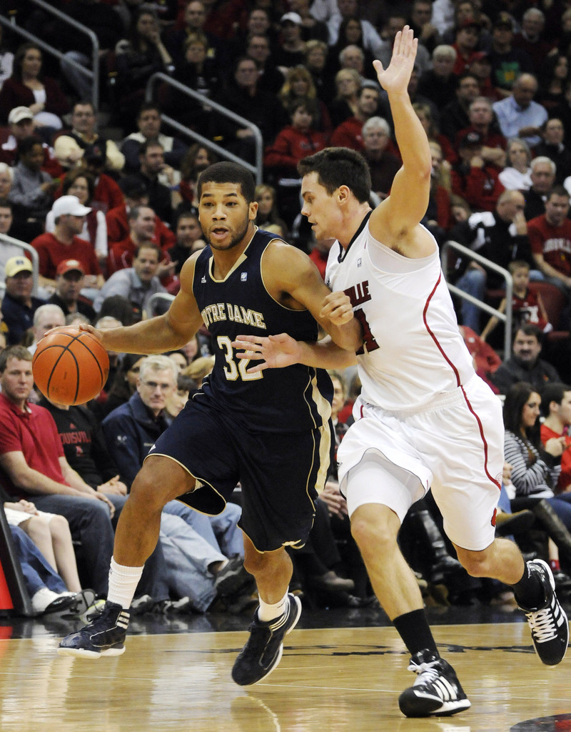 Notre Dame Edges No. 11 Louisville in 2OT Thriller, 67-65 (AP)